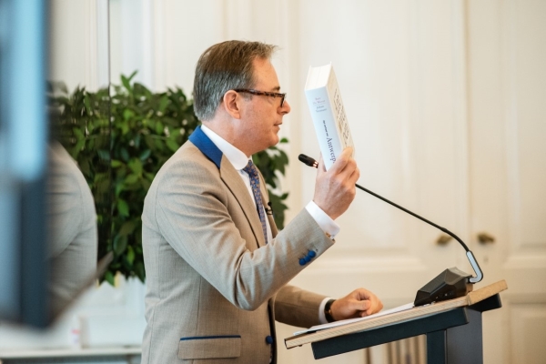 Dutch Independence Award & NAVO-nabeschouwing